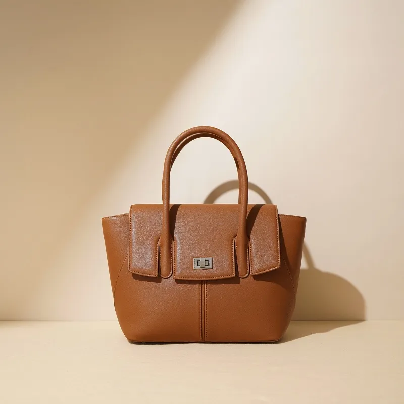 Ua Lag Luam Brown Tote Hnab